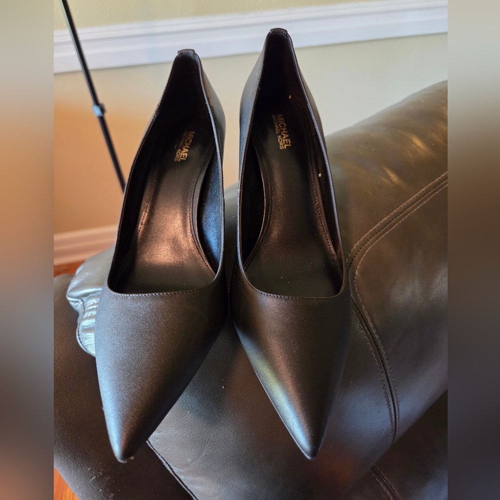 Michael Kors Black Pointed Toe Heels